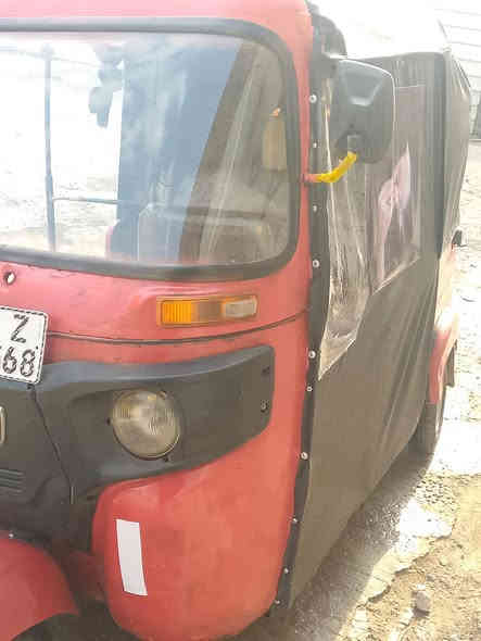 تكتك موديل 17مرقم بسمي نضيفه مصبوغه عنوان بغدادالزعفرانيه الاتصال ***********لسعر3800
