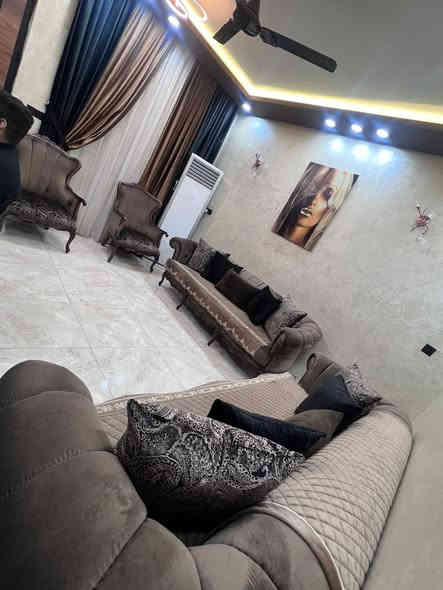 تخم قنفات تركي درجة أولى (نيو كلاسك) استخدام اقل السنة 8 مقاعد مع بردات خياطة درجة أولى.. السعر مليون و750 الف
العنوان / بغداد
***********
