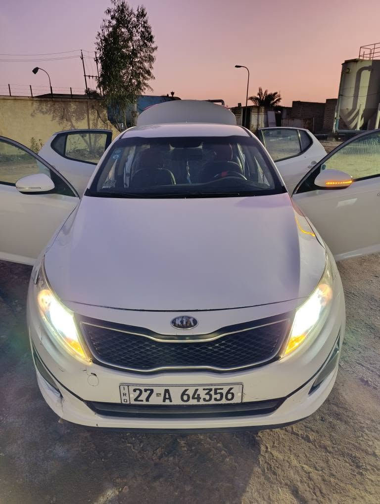 🚗 للبيع: كيا أوبتيما 2015
📍 مكان السيارة: البصرة
📞 للتواصل: ‏‪***********
💰 السعر107 ورقة –  مجال قليل 
🛠️ المحرك: 4 سلندر – 2400cc GDI
• كهربائيات كاملة
• شاشة وسطية 
• كاميرا دوّارة
• تحكمات ستيرن
• إشارات بالمرايا
• لايت زينون أصلي
• طخم إطارات جديدة بحالة ممتازة (90%)

⚠️ أضرار السيارة:
• وارد أمريكي
• حادث بسيط في البنيد فقط، مصبوغ
• الدواخل الشاصي واللغود مكفولة من الاضرار 
• تعديل بارد بسيط موضح بالسونار
• صورة السونار مرفقة مع الصور
• السيارة ليبل واحد ومكفولة بالكامل

📌 تفاصيل إضافية:
• رقم السيارة: ذي قار الدولي الجديد
• باسم المالك تحويل مباشر
• لون السيارة: أبيض البصرة, العراق
