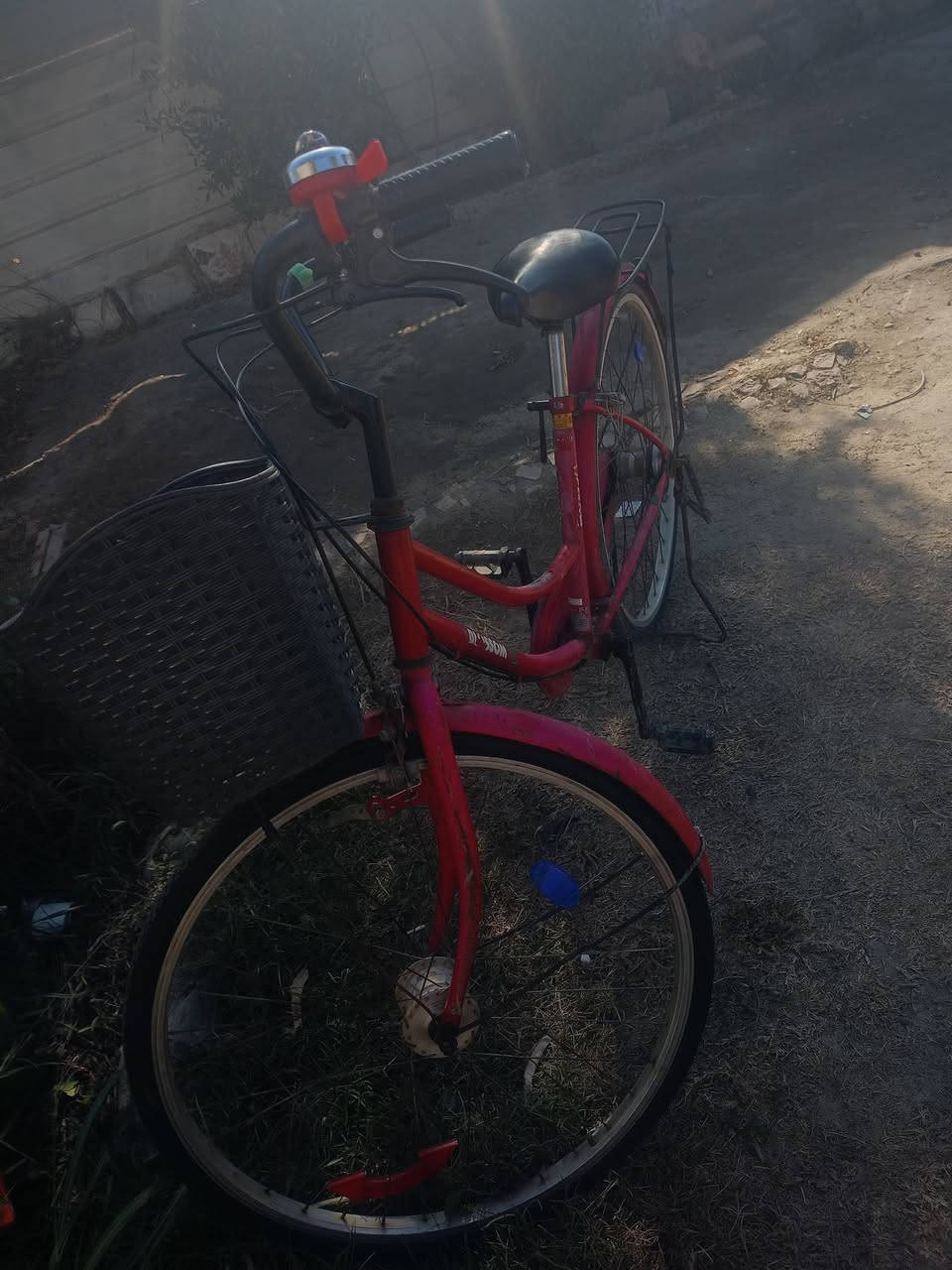 سلام عليكم بايسكل اللبيع البايسكل نضيف بريكاته شغاله بل مكان
مكاني الرمادي الرقم***********
