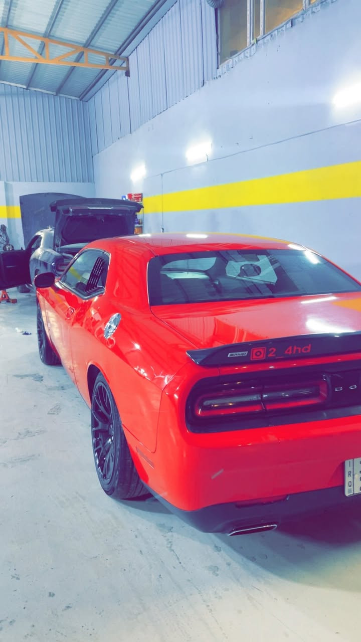 السلام عليكم
السعر 135 سعر نهائي قفل
بدون مراوس 
اقره تفاصيله كامله اله تتصل 
جالنجر 2017 رقم بغداد تحويل مباشر 
مكينه 3600 SXT معروفه مواصفاته
سياره بيه صبغ قطع بجم وباب سائق يعني 4 قطع جاملغين وبنيد باب 
حادثه بجم لغد وشاصي يمنه تعمير
اكفلك السيارة من كص مابيه كص ابد 
كير ومكينه وصدر وتبريد كفاله 
ماشيه تقريبا 89الف ميل 
لدات اناره بلبيبان
  نغمتهن حلوه 
سيرفس كامل شرط ولا كلوب مشتغل بلدشبول 
مشط ستيرن وصدر جديد 
سياره جاهزه مابيه نقص
مكانه الانبار فلوجه 
***********
