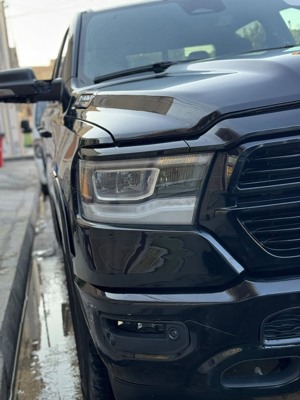 السلام عليكم رام موديل 2025 محرك 3000 توين تيربو شاشه تيسلا فور ويل نوع السياره بك هورن بيه بنيد مبدل با اصلي نفس الون المكان / الانبار الفلوجه 
السعر 28
***********
