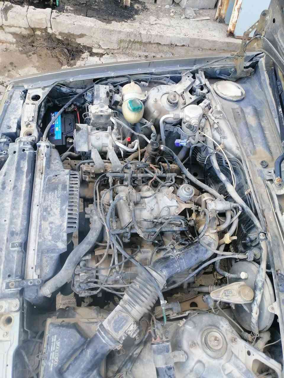 فالفو ٧٦٠ يعني محرك ٣٠٠٠ بخاخات موديل ٨٩ السيارة قبل شهر محول رقمها انكليزي ورحت بيه لبغداد محرك بي خيط بخار اوتوماتيك باتري جديد البارحه اشتريته ٨٠ وتايرات جدد كهربائيات شغاله جام ٤ كهرباء يصعد وينزل 
لا تجي وتكلبها حالها حال ٢٠٢٥ هذا الموجود وبسعرها
السعر ٢٨
مكان السياره كوفه
***********
