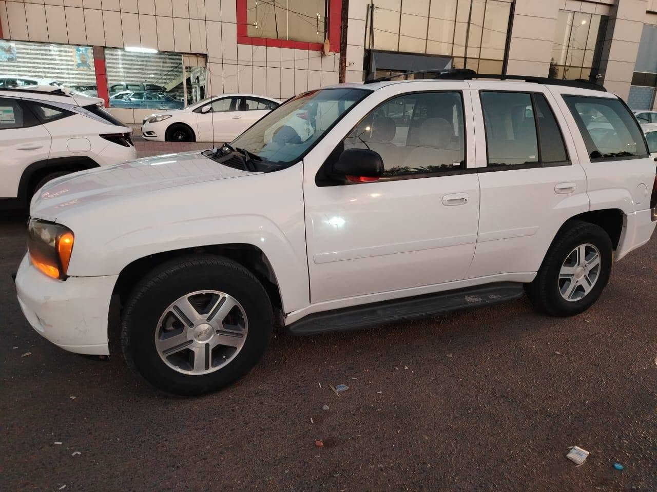 ياالله السلام عليكم
 بلايزر للبيع موديل ٢٠٠٧ LTZ رقم بغداد بأسمي تحويل ثاني يوم محرك ٨ سلندر ٥٣٠٠  تبريد منضومه جديده ثلج صدر جديد قبل سبوع شديته نفض خلفي امامي تايرات تخم حتا السبير نضيف   السياره مال جناي. محرك كير مكفولات.  السعر 115 وبيهه مجال بسيط مكاني بغداد  الاتصال ع الرقم )(***********) بي واتساب اتصل وتدلل
