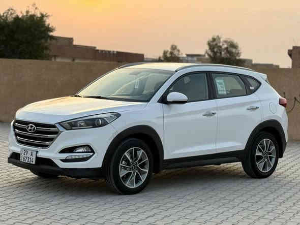 السلام عليكم 
توكسان خليجي موديل 2018 محرك 2000 دوش سيارة جديدة جدا ع وضع الشركة كلشي ممفتوح بيهة 
تحويل مباشر مكفوله كفاله عامه عدا بارد بسيط ممبين حتى بالصور جاملغ الامامي 
تخم تاير حداديه تبريد تدفئه كل نقص مابيهة ماشيه 146 الف كم 
السعر 187 بيهة مجال مكاني واسط قضاء الحي 
***********
***********
