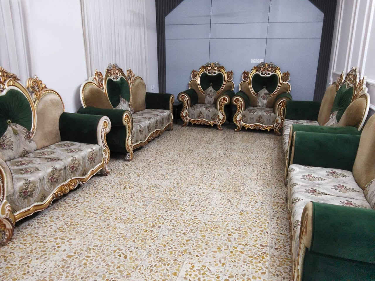 تخم ١٢ مقعد البيع لاستفسار إتصل على الرقم *********** وتساب
