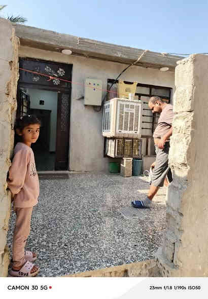 السلام عليكم ورحمه الله وبركاته ارض زراعيه شاطيه تقطع على نهر ديالى مساحه الارض دونم وربع واجهيه ٢٤ ونزال ميتين ٢٠٠ متر تحتوي على دارين واحد بناء حديث ٢٠٢٣ . واحد قديم مسيجه داير مادور بسعر مناسب خابر وتدلل المكان سده الكرغوليه محاديه نهر ديالى قريب جسر الحديد من يم اسواق استنبول وتنزل يسرى موقع حلو ***********
