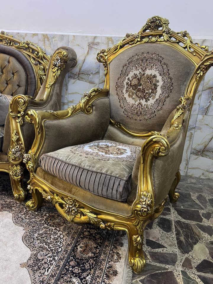 تخم مصري خشب زان اصلي عشر مقاعد مع طبلات مرمر نظيف مكانه المنصور***********
