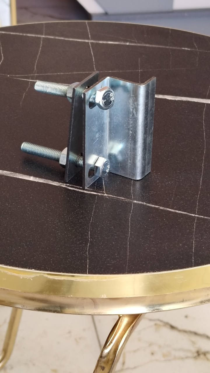 السلام عليكم 
يتوفر لدينا انواع مختلفة من كلامبات تثبيت الالواح 
لطلب النوع و الكمية المراسلة على واتساب
#مكتب_البعاج 
***********
***********
يوجد توصيل لكل محافظات العراق
