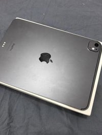 آيباد M4 برو • ٢٥٦ • ١١ انش