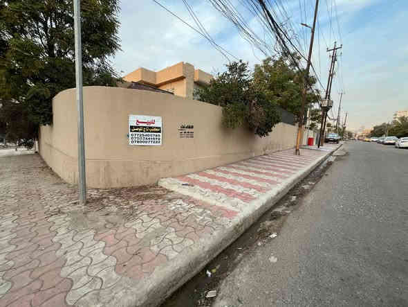 🏫 للبيع بيت سكني بموقع مميز جداً

📐 المساحة: 500متر {ركن} 
🚪 واجهة: 25متر
📜 السند: مستقل باسم شخص واحد

📍 الموقع: حي البريد_ قرب الشارع العام  

🏡 موقع راقٍ وهادئ قريب من الخدمات والأسواق

  🔴 فرصة مميزه للأستثمار 🔴

📞 للتواصل والاستفسار :***********  
                                    ***********

💬 زورونا في مكتبنا بحي المثنى، شارع الخوصر، قرب ركن الكيك
