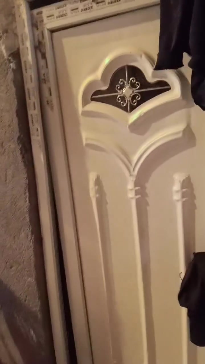 خواني سلام عليكم هاذه البيت البيع جاهزات بيه صاله وديوانيه ومطبخ وغرفتين ماجاهزات وبيت نضيف وهاذه رقمي ومكان بل دبات ***********
