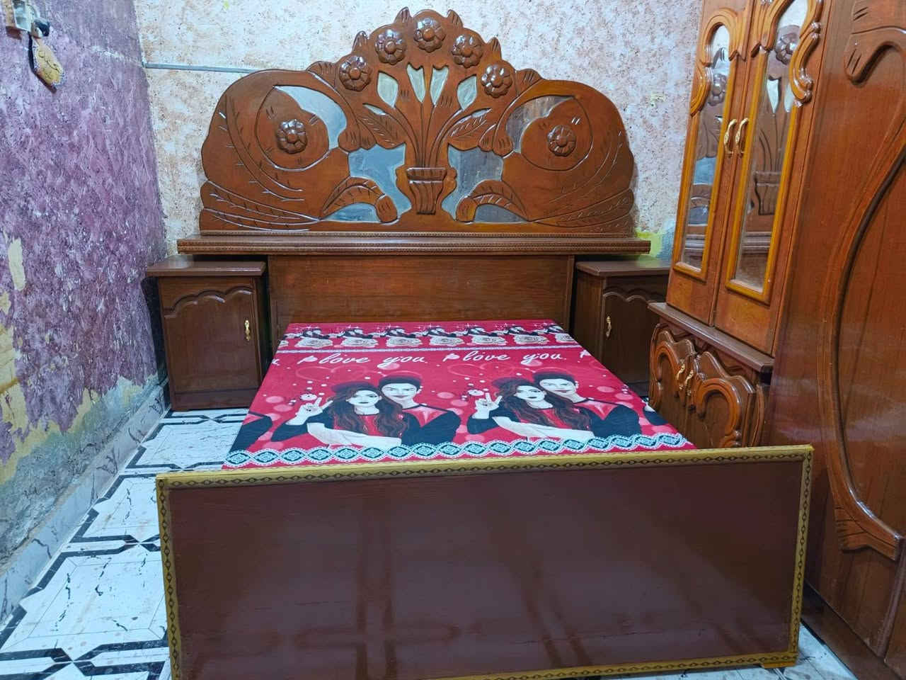 غرفه اخشاب ام السته نجاره صاج جديده كلش سعره 500 مكان ناصريه ***********
