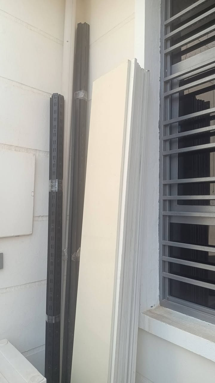 سلام وعليكم تصفيه مال محل ملابس صيفيه ومليكانات لبيع لتصال عله رقم الهاتف *********** لعنوان واسط العزيزية بيع سريع
