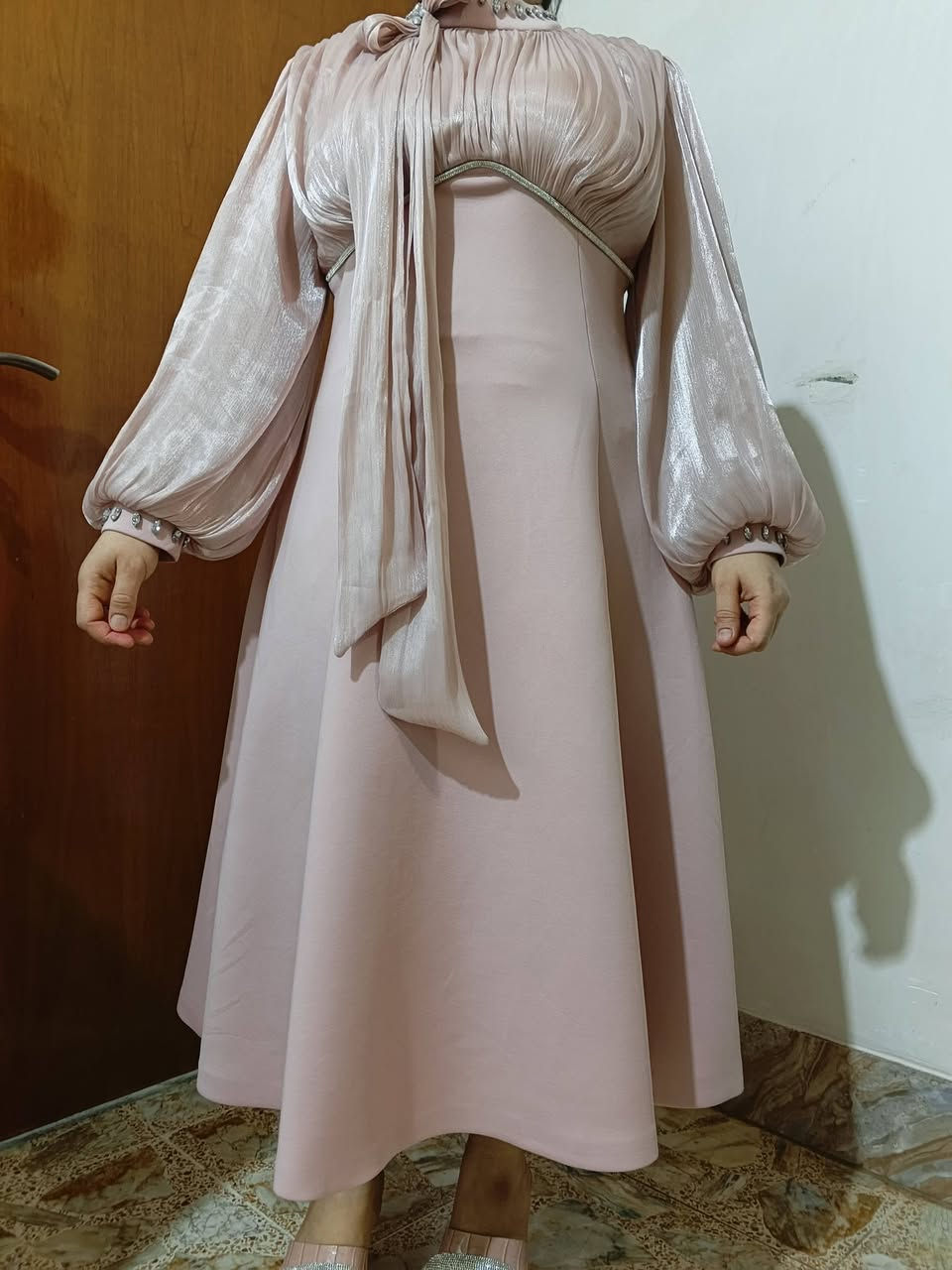 السلام عليكم
جدد لبسه وحدة نظافتها 100/100

جنن بالطبيعة مطالعة الوانها بالتصوير 

اقمشتها ليكرة تنطي 

الوردي قياس 46 يلبس حد وزن 75

والبيجي لارج يلبس حتى 70
توجد خدمه توصيل جميع أنحاء العراق


**إذا كنت صاحب هذا الإعلان وتريد حذفه لأي سبب، رجاءا أرسل رسالة إلى الدعم الفني**