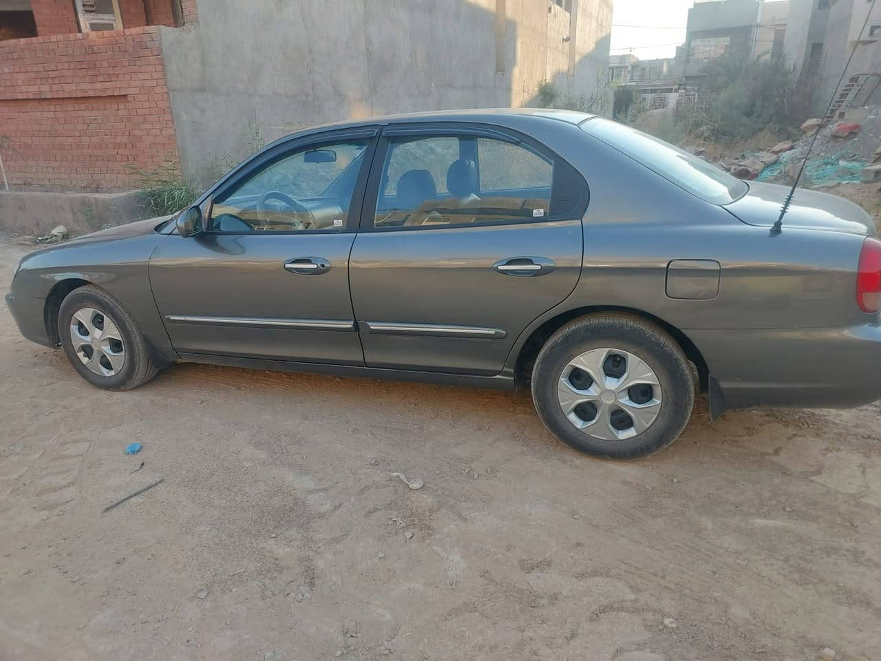 سلام عليكم ...
سوناتا بانزين بلادي موديل ٢٠٠١ للبيع محرك كير نظيف تخم تاير تبريد شغال جام كهرباء شغال كلهة شغالة بدون اي نقص محرك جبير كير اوتماتك...صبغ حزام للجمالية ...رقم بغداد الانكليزي الجديد محول كامل بأسمي ...سعر نهائي 55 ورقة بدون معاملة مكان السيارة بعقوبة رقم الهاتف ***********
