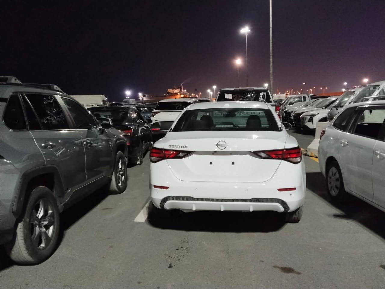 السلام عليكم 
للبيع نيسان سنترا ابيض 2025sv
محرك 20
ماشي 5الف ميل 
صبغ اربع قطع سبغ بدون دواخل شرط
وبيها جاملغ  كلئر امريكى 
سياره بدون ارباك بشرط
سياره بدون شخوط بقصات 
سياره بدون رقم ترقيم شمالي فقط 
تكلفة رقم 12 ورقه 
ملاحظة صوار حادث موجوده في المنشور 

السعر 130 ورقه ومجال قليل 
اي استفسار عن سيارة خاص مفتوح 
اخوكم شلال كوردى
***********واتساب 
عنوان إربيل معارض السيارات أربيل, العراق
