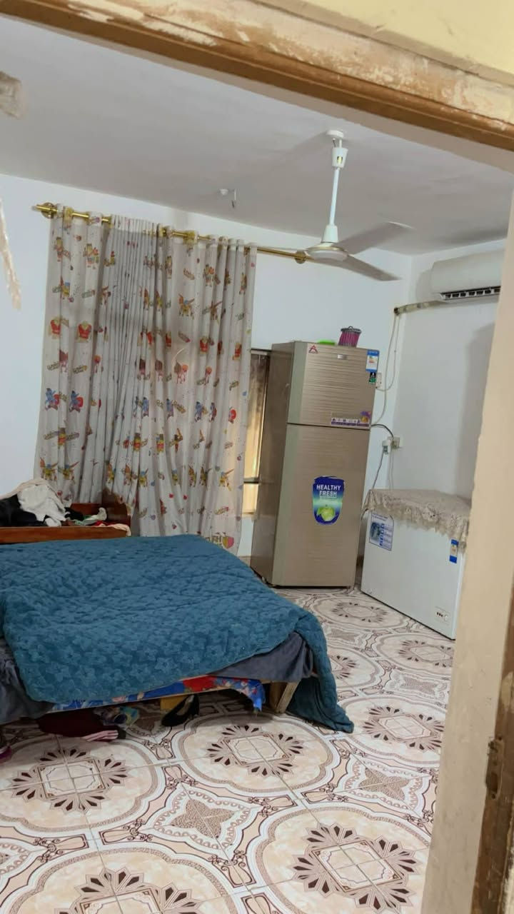 بسبب الوعود الكاذبه نعيد المنشور
السلام عليكم يوجد بيت للبيع المكان المهندسين مساحه البيت 150 طابو صرف بسمي
البيت يحتوي ع صاله واستقبال ومطبخ وغرفه جوه وغرفه فوك وصحيات داخليه عرض الشارع ١٥
الااستفسار الااتصال ع الرقم ***********
