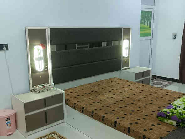 السلام عليكم غرفه نوم تركيه ١١قطعه نضافه ١٠٠/١٠٠ العنوان الكوت كوت الجديده السعر مليون ونص وبيها مجال للشراي عجبتك علق ماعجبتك اعبر المنشور  رقم ***********
