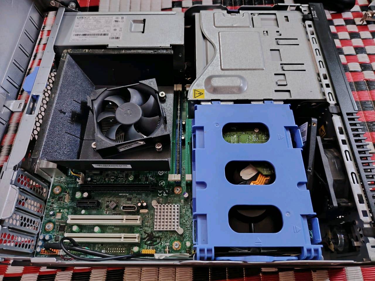 Pc عمليه للبيع شغاله فول للاعمال المكتبيه والالعاب الخفيفه عن تجربه
المواصفات
Cpu : Core i3 2th
Gpu :intel hd graphics 2000 مدمج
Gpu : gforce 8400 gs خارجي
Ram : 4gb 1333 Mghz
Ssd :480 GB EAGET
Hdd :500GB
تجي وياهة قطعة wifi مع قرص التعريف الخاص بي + جويستك XBOX مع الدنكل الخاص بي تشتغل عله xbox s و x و pc + سماعات خارجيه ثلاثيه لل pc  +  كرت شاشه خارجي مذكور في وصف ال pc
السعر 100 الف وبي مجال للطيبين للي يرضيك ويرضيني مكاني كربلاء طويريج 