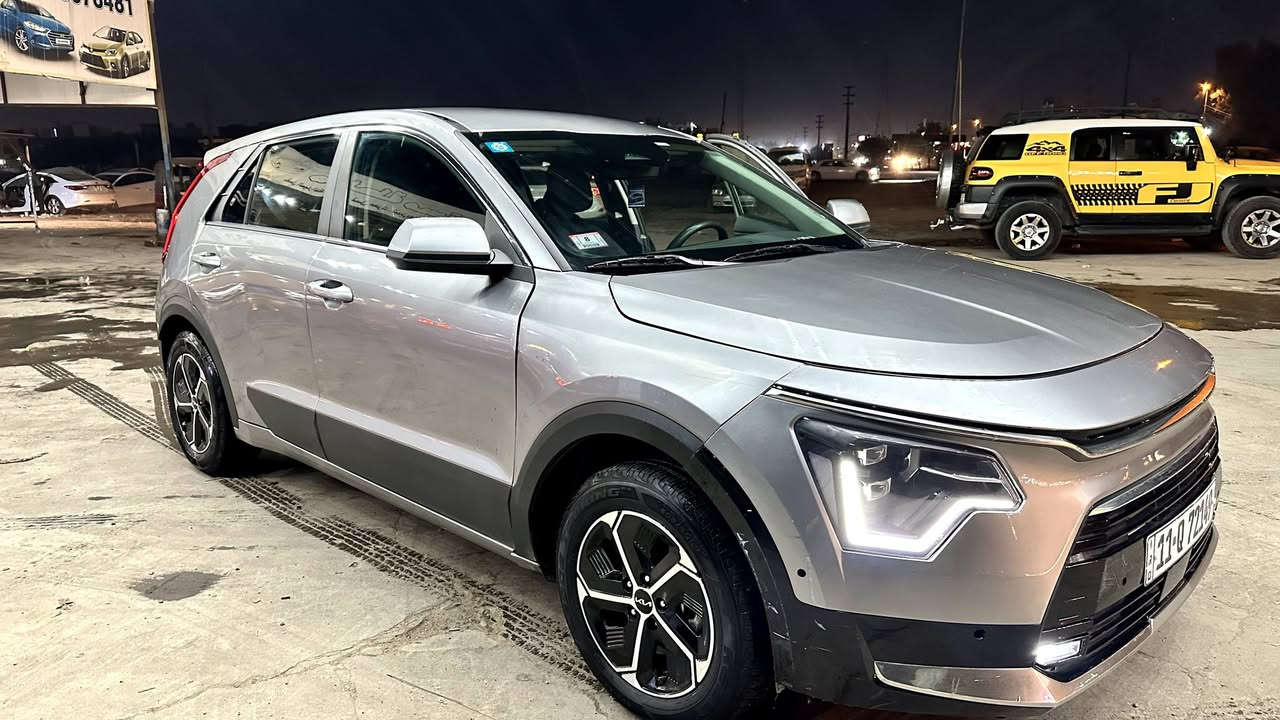 كيا نيرو هايبرد 2023
السيارة حلوة وواسعة كعدتها ومريحة 
اقتصادية جدا سواء سفر او داخلي 
التفويلة تطول عندي قريب الشهر 
ماشية 64.000 قابل للزيادة 
وارد امريكي حادثها جاملغ ايسر 
مبدل جاملغ ودعامية 
مكانها بغداد الكرخ  حي العدل  
ايرباك سليم 
السعر 143 بي مجال بسيط للشراي
للتواصل ***********
