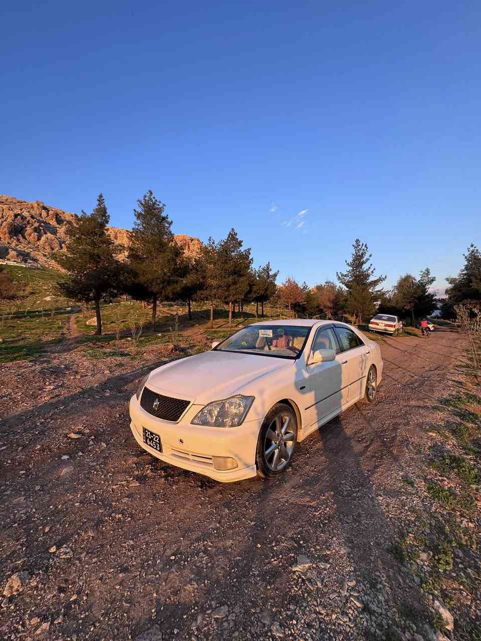 به‌ ناوی خوا 
شاهینه‌ ٢٠٠٥ به‌سمه‌ ره‌ش 
گێر و مه‌كینه‌ گه‌وره‌ ١٨٢ بێ دوكه‌ل 
بێ بۆیاغه‌ سه‌یاره‌كه‌ 
 كامل مه‌سره‌ف كراوه‌ 
رۆنی مه‌كینه‌و هایدرۆلیكی گۆراوه‌ 
سه‌یاره‌كه‌ له‌ سه‌یسایه‌قه‌ 

ژم ***********
