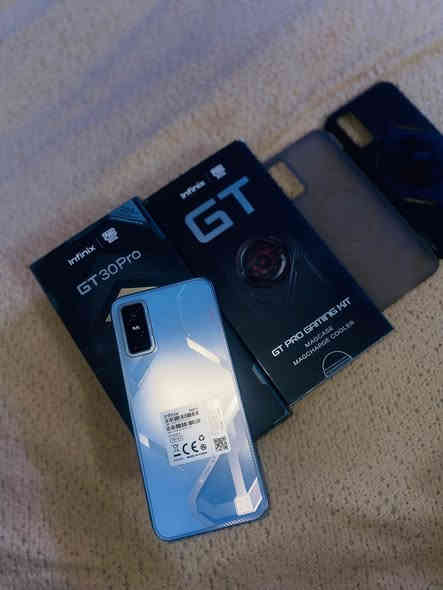 للبيع انفنكس جي تي 30 برو ألون أبيض مع فريز وكامل الملحقات وكفرين الشاشة 140 فريم ويشغل ببجي 120 فريم الشاشة آمو لد ويوجد في الظهر لد أبيض في الاعاب النضافه 100/100 ويدعم الشحن السريع ولشحن لاسلكي وياه شاحنته السعر 330 ألف المكان(المكرمه) ***********
