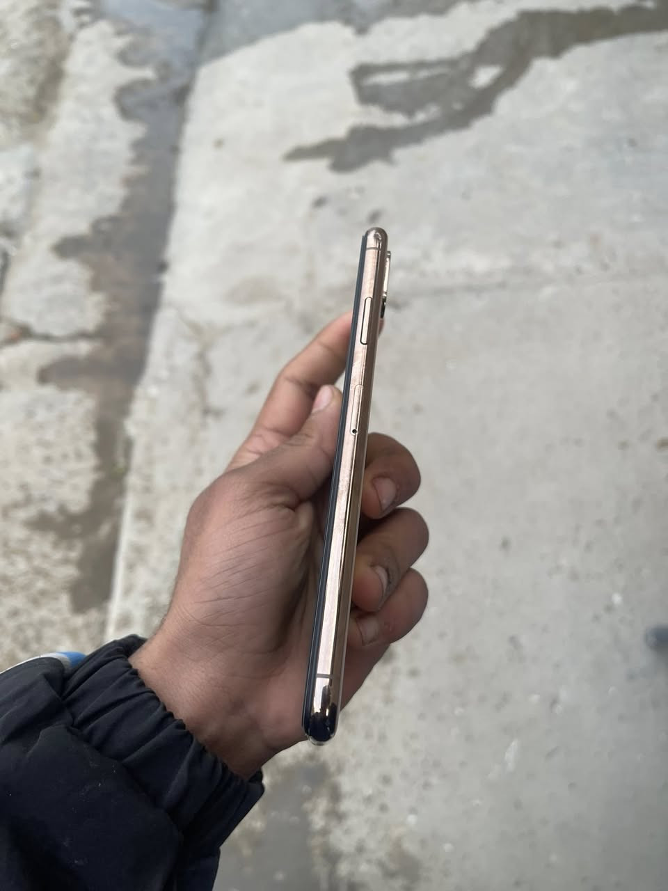 اكس ماكس امبدل فقط بطاريه ولباقي كله مكفول فيس ايدي شغال الضهر وكع مني من جاي اصوره ونكسر وفطر كلش خفيف ميبين سعر 230الف بيع مستعجل رقم***********مكاني بغداد رئاسة المعلمين
