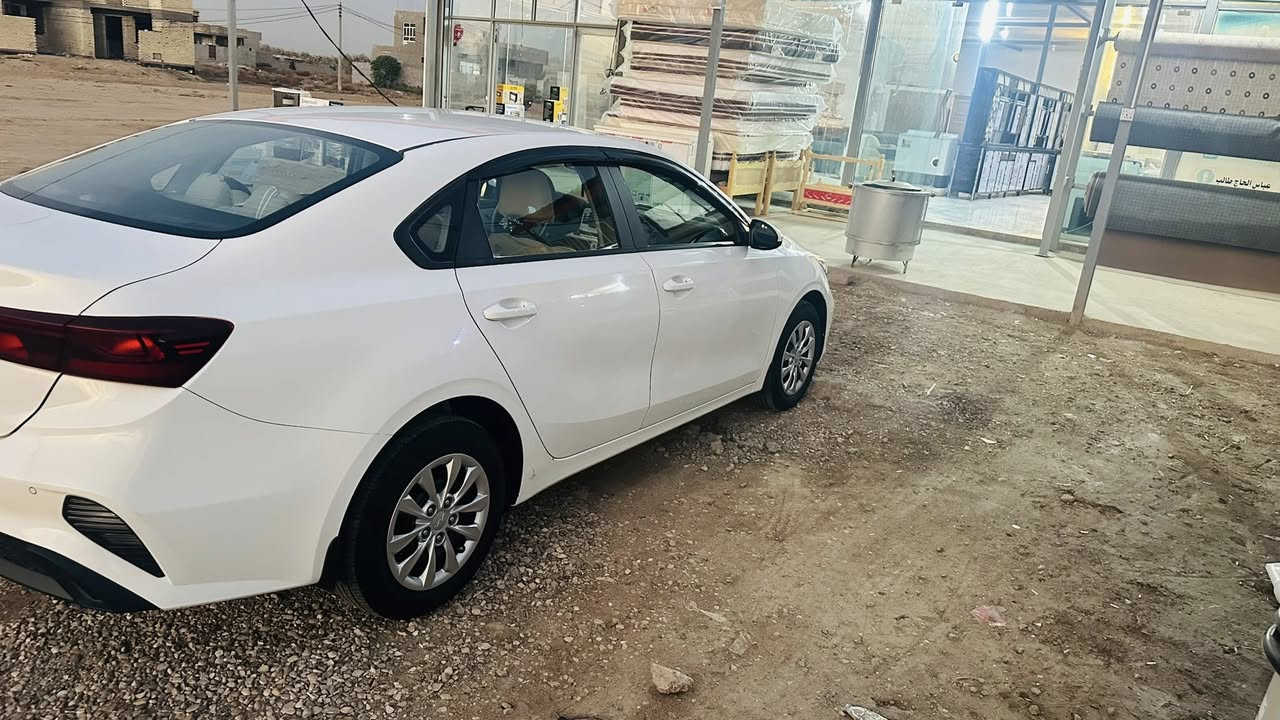 للبيع سيراتو 22 
محرك 1600
داخل لونين 
مثبت سرعه 
تبريد قطعتين 
السعر 164 
بيه مجال قليل 
بيه بارد بالجاملغ الخلفي 4 اصابع 
عنوان واسط الشحيميه 
***********
