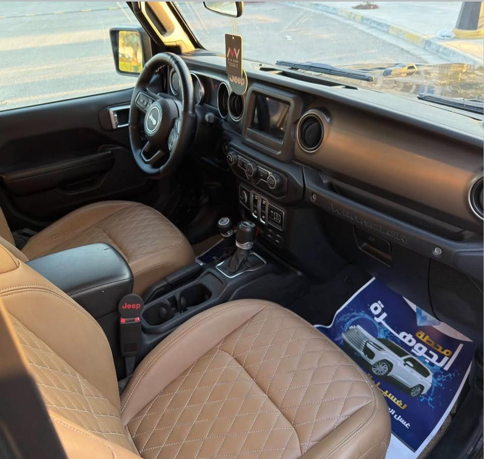 1. الماركة :- جيب
2. نوع الماركة :- رانكلر
3. سنة الصنع :-2020
1C4GJXAN2LW160137-: (VIN) رقم الهيكل .4
5. رقم اللوحة:- أربيل الدولي
6. اللون الخارجي :- اسود
7. اللون الداخلي :- بيجي مع اسود
8. عدد الكيلومترات :- 70 الف ميل
9. نوع الوقود :-بانزين
10. ناقل الحركة :- اوتماتيكي
11. حجم المحرك :- 2000 سنكل توربو
12. عدد الأسطوانات :-4
13. عدد الأبواب :- 3
14. عدد المقاعد :- 4
15. نوع الدفع :- رباعي اوف رود
16. الحالة العامة :- مستخدم أمريكي
17. المواصفات الإضافية ( نضام النقطة العمياء - كاميرا خلفية - شاشة
كبيرة - تحديد سرعة ومثبت سرعة - دبل كير -عليها إضافات هواي من التعديل -وباقي المواصفات المعروفة بفئة الفل مواصفات سبورت ....)
18. الضرر :- جاملغ امامي ايمن مع باب امامي ايمن تصليح فقط
السعر 235 مكانها كربلاء 
***********
