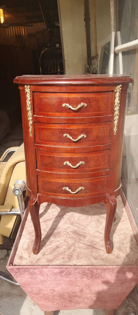 السلام عليكم باترينه البيع السعر 60الف تلفون ***********
