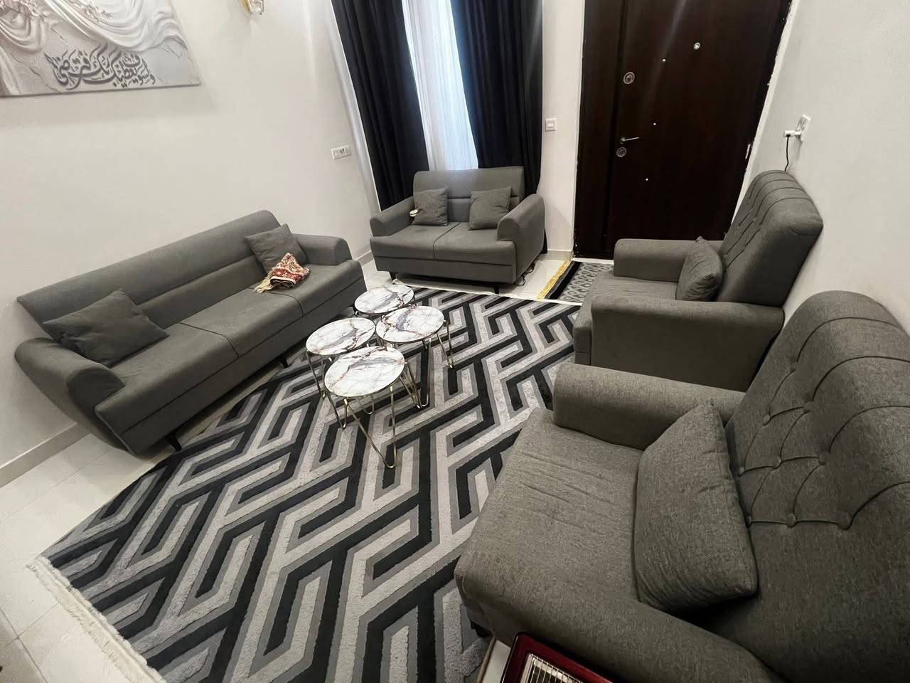 تخم 7مقاعد مع طبلات سيت4قطع مع بلازمة ميز بلازمة عندي اثاث بيت كامل كلة جديد استعمال جدا جدا قليل العنوان بغداد الدورة الوادي للاستفسار خاص


**إذا كنت صاحب هذا الإعلان وتريد حذفه لأي سبب، رجاءا أرسل رسالة إلى الدعم الفني**