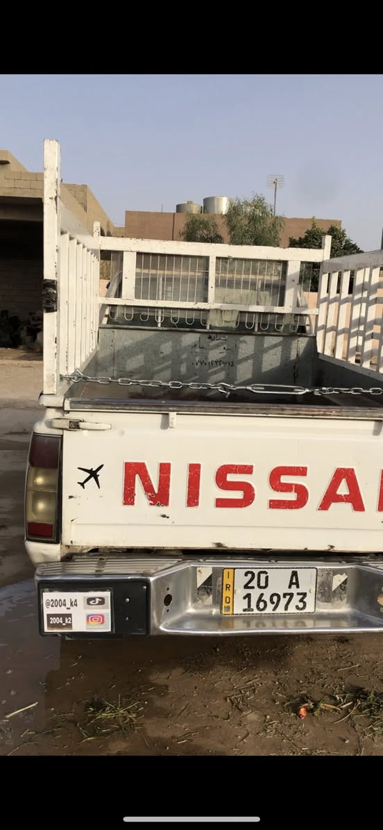 السلام عليكم للبيع سياره نيسان موديل 2002 ب اسمي مشروع وطني بطاقه بانزين رقم ديالى مكان سياره كركوك *********** سياره نضيفه و جاهزه مكينه گير كله شرط تبريد تتفئه شغال
