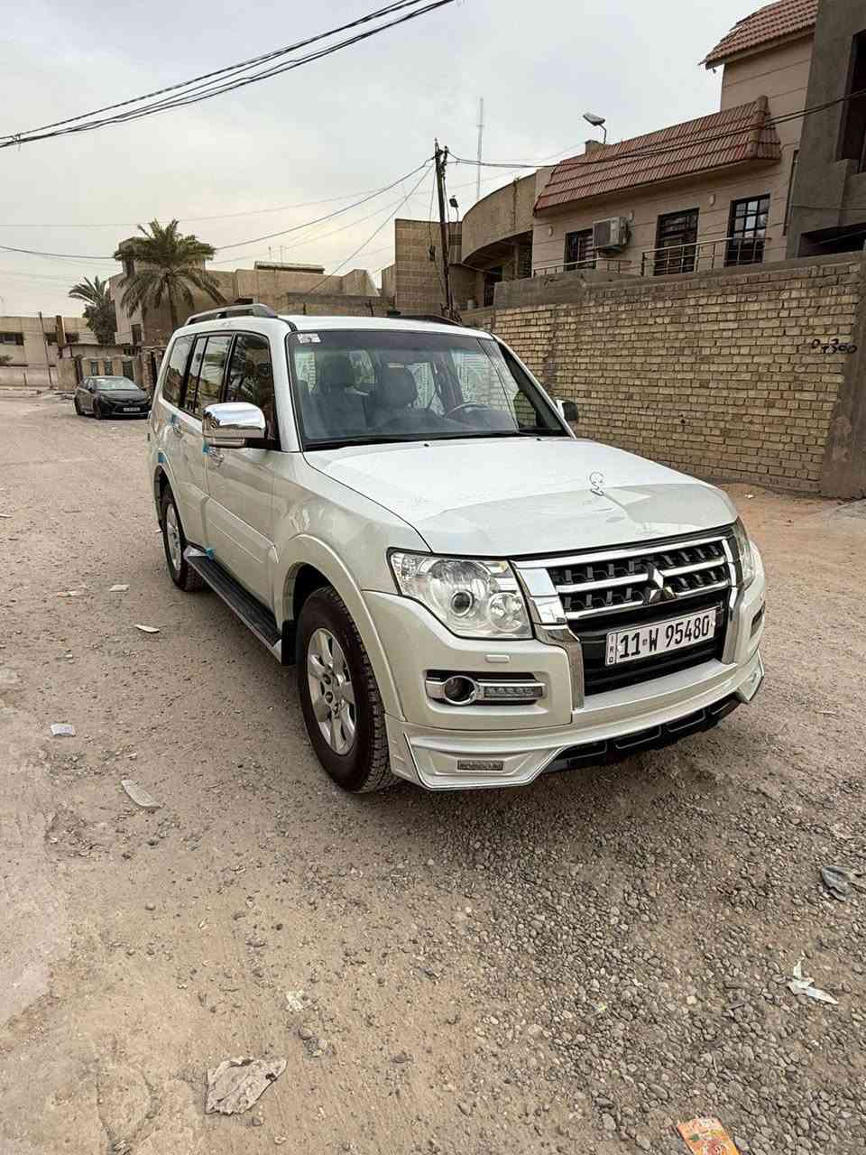 سلام عليكم ورحمة وبركاته
باجيرو. موديل 2015 حبتور فول واحد على واحد  
ومكفوله كفاله عامه ماعده طخه بسيطه بل جاملغ امامي 

صدر امامي خلفي جديد 
تخم تاير جديد 
مكينه 3500 خير من الله 

سياره بسمي. تحويل مباشر رقم دولي 

سياره جاهزه وخير من الله مال جناي 

سعر 165وبيه مجال حك الجيه انشالله 

عنوان بغداد 

رقم الهاتف ***********
