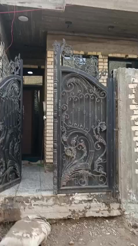 السلام عليكم دار للبيع المساحة ٨٥م طابق  واحد يحتوي على استقبال مطبخ غرف ١ حمامات ٢
العنوان الشعلة الدوانم قرب إفران الضياء 
للاستفسار.. ***********
