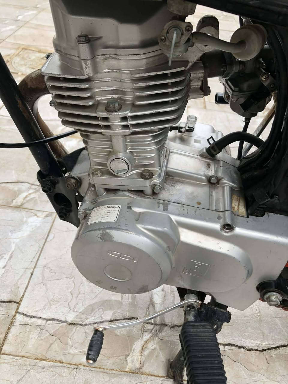 موتر للبيع  ايراني اصلي احمد شهاب مودسل 12 وتعميره 23 شوفت عينك.النضافه مكاني نجف ابصخير السعر 600 وبيهه مجال بصيط. مال جيه ***********
