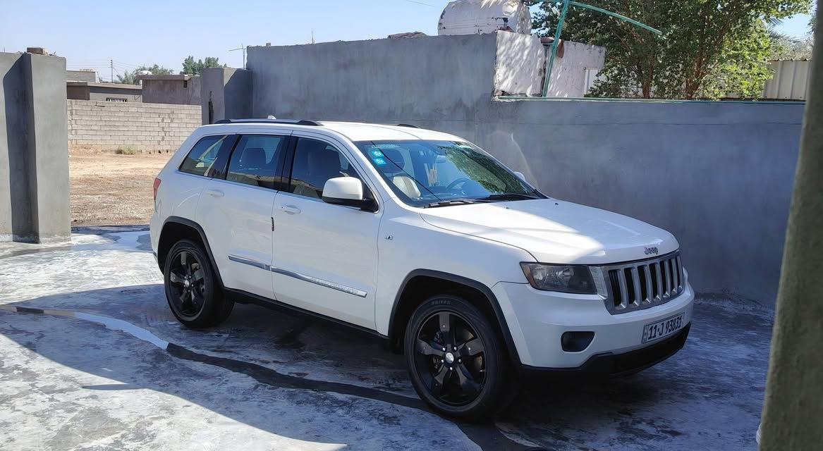 سلام عليكم ورحمة الله وبركاته من رخصت صاحب الكروب المحترم جيب لاريدو مديل2012 النضافه واحد على واحد حداديه كير مكينه صدر مكفولات تبريد ثلج السياره خير من الله السياره مال جناي السعر 180وبيهه مجال رقم الهاتف *********** متواجد واتساب
