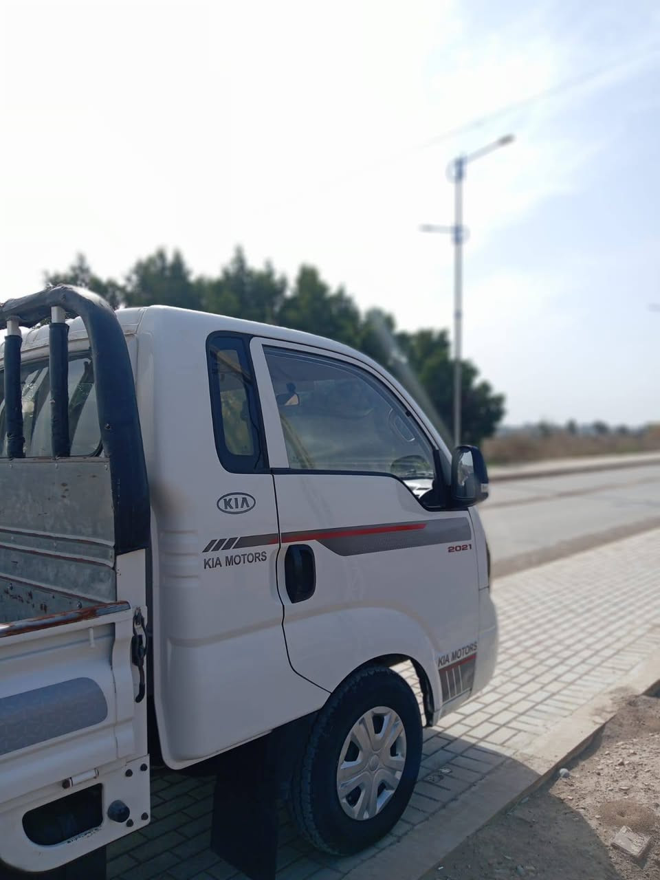 السلام عليكم
  للبيع والمراوس بموديل اقل بسبب الحاجه 
كيه موديل 2018 
مكفوله ماعدى الموضح بلصوره رقم واسط تحويل مباشر مكاني كوت مركز المدينه اتصل وبيك خير وتدلل
***********
