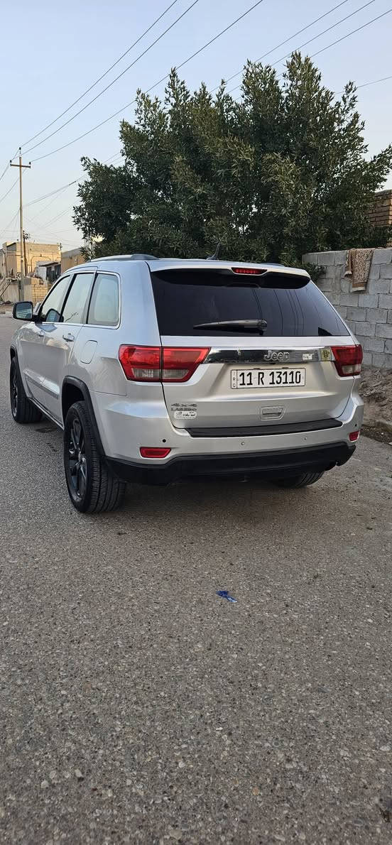 السلام عليكم للبيع جيب الاريدو موديل 12 امريكي مكفوله كفاله عامه من الضربه دواخل كفاله بيه 4قطع صبغ فقط بدون اي ضربه اثر جراد محرك 3600كير محرك حداده تخم تاير كفاله لايد زنون تدفه تبريد كله جديد سياره جاهزة للاخير ربع متصرف عليه وبعد احلا من الصوره تحويل مباشر السعر 140ورقه ويبه مجال مكان ميسان هاتف ***********////***********
