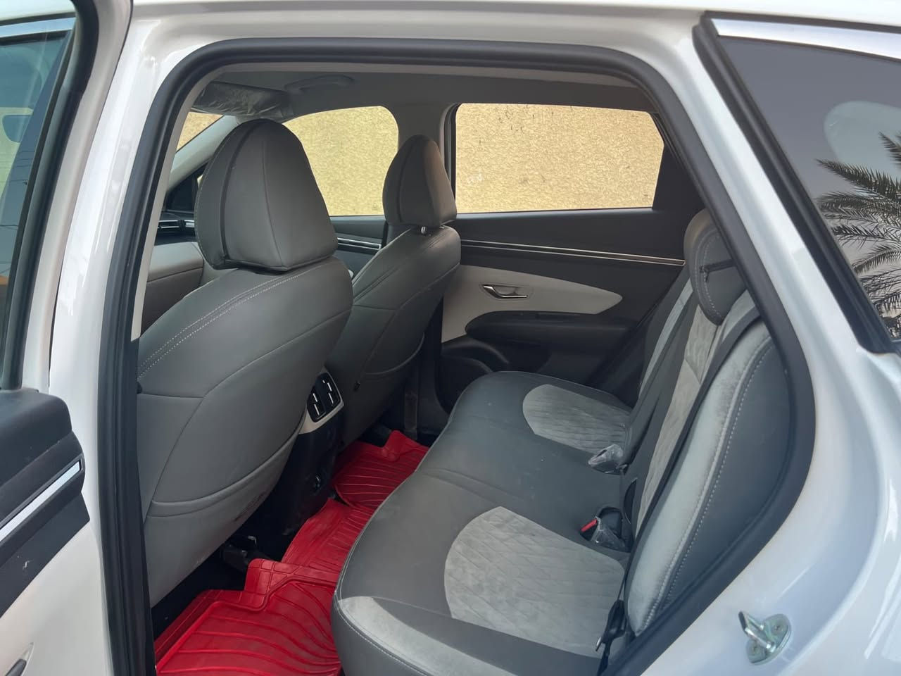 سلام عليكم شاب من رخصت مدير الكروب المحترم سياره توسان البيع فقط موديل 2022ماشيه 59الف مكفوله من صبغ بس شوي بارد موصفات السياره حساس الامامي خلفي رقم شمالي السفسار رقم صاحب السياره ***********
