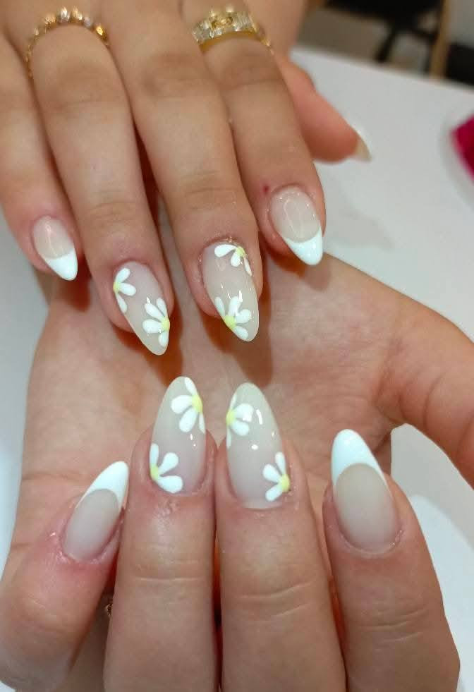 . 🥰🥰🥰عروووض العيد
جل اكستينشن وجلش ودزاين ب٢٥ 
جل اكستينشن وجلش ب٢٥
سترونك وجلش ودزاين ب٢٠  
سترونك وجلش ب١٥ 
جلش ودزاين  ب١٥ 
جلش فقط ب١٠ 
ازاله اكريلك ب١٠ 
ازاله جلش ب٥
ادامه ب٢٥
العنوان خاص🥰🥰🥰


**إذا كنت صاحب هذا الإعلان وتريد حذفه لأي سبب، رجاءا أرسل رسالة إلى الدعم الفني**