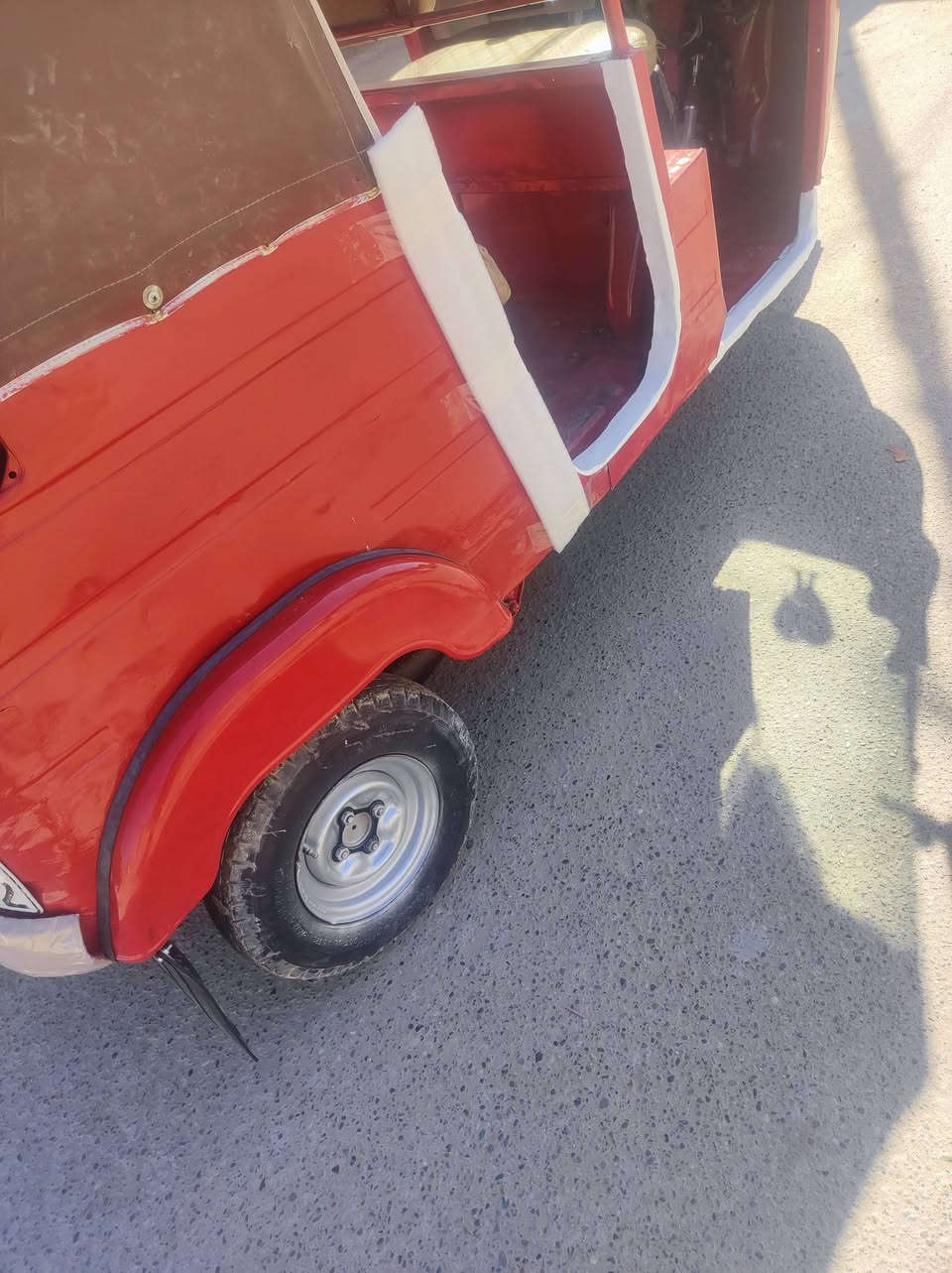 السلام عليكم مكلف بلنشر مكلف
موديل 18 رقم وسنويه العنوان بغداد الكماليه 
سعر 4600 وبيه مجال هاتف ***********
