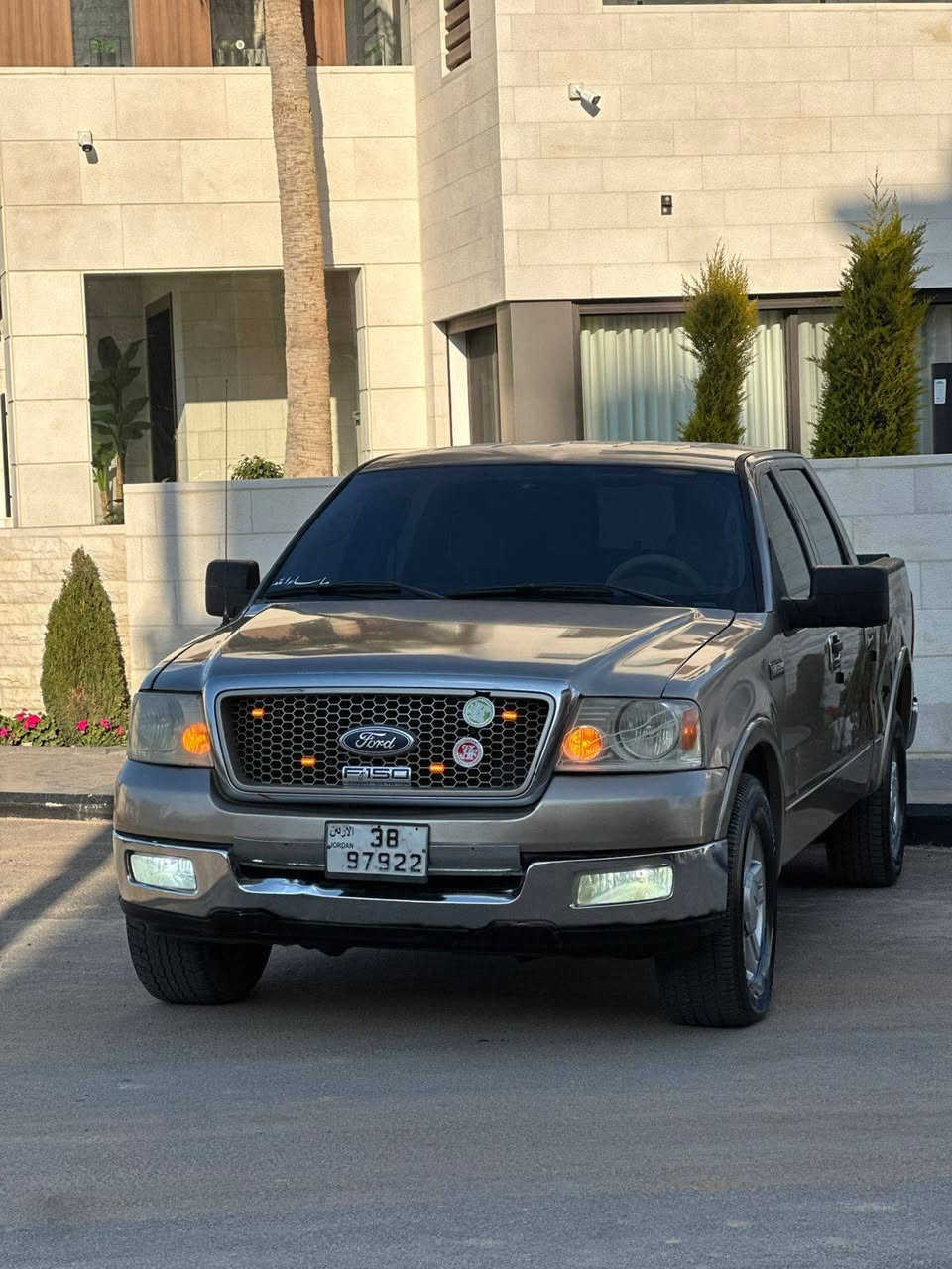 بسم الله الرحمن الرحيم 

للاستفسار:0795664189

كاش أو اقصاط 

بسعر مناسب 🤍🔥

الموقع عمان الياسمين 

فورد F-150 FX4 موديل 2005 اصلي وجير ارضي و إضافات خاصة تب نضافه ودهان جديد 🔥🤍

ممشا 170 الف فقط 

الإضافات : 

إضاءة ترحيبية عند الدخول 

سنترلوك أصلي  من الشركة 

تحكم طارة للمسجل + 

مثبت سرعة مع رفع السرعات 

غرفة مخمل نخبببب لون مميز 

زجاج كهرباء مظلل كامل 

لوين ذهبي مميز دهان جديد 
مري كهربا ضب شغالات 100‎%‎

دعاسات كهرباء للبنزين شغاله 100‎%‎

شاشه الأصلي تاعات الشركة الأصلي CD , AUX , USB بلوتوث

نظام صوت Bose + Subhoover لداخلية السيارة 

نظام تكييف أمامي و خلفي مركزي 

حساسات خلفية مع كاميرا أصلية 

غرفة جلد لون اسود بحالة وكاله كامل اصلي 

إمكانية فتح و إغلاق البكم على كود الباب 

ماتور 5400 روس 6200 الجيل الجديد الذي يتميز بخاصية فصل السلندرات V4 / V8 و توفير الوقود

جير  ارضي  ( أوتوماتيك - ) ممتاز  

  

نظام منع الإنزلاق Traction Control 

شاشة لمعرفة كمية إستهلاك الوقود و معرفة جميع الأعطال في المركبة

شاشه لبيان تمايل البكم من الأمام ومن الخلف ومن الجناب 

نظام FlexFuel 

جنط قياس 18جبلي أمريكي اصلي مع كوشوك جديد خشن بحال الوكاله  

شباك خلفي ( قناص ) كهربا شغال 100‎%‎

كشافات أصلية ، غمازات على المرايا 

صندوق خلفي مبطن أصلي 

دعسه ع صندوق الخلفي للصيد 

غطاء خلفي أصلي

مرآة وسط ديجيتال 

أيرباج عدد 8 

البكب مميز يجمع ما بين إضافات ال Lariat و Limited 

البكم لاريد اصلي  من شركه فورد 

تظليل أصلي من الشركة 

مفتاح أصلي من الشركة  

الفحص :  

امامي:
مضروب الراسيه

قصعه 

خلفي : 

جــــــــــيـــــــد   جــــــــــيـــــــد 

ملاحظة: لا يوجد ملاحضات 

متور:60%

قير :جــــــــــيـــــــد

بككس:جــــــــــيـــــــد

بدون ولا ملاحظه بودي 

و العديد من الإضافات.. 

ملاحظة:البكم لا يحتاج إلى أي نوع من الصيانة البيع كاش غير قابل للاقساط او البدل الرجاء قراءة المنشور قبل الاتصال 🤍


**إذا كنت صاحب هذا الإعلان وتريد حذفه لأي سبب، رجاءا أرسل رسالة إلى الدعم الفني**