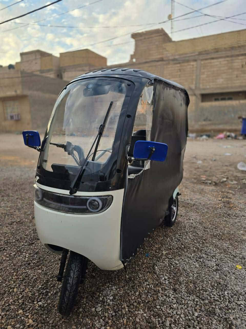 دراجات شحن للبيع مستعملات قليل
البيضه 800 والحمره 700 بيهن مجال قليل 
***********
