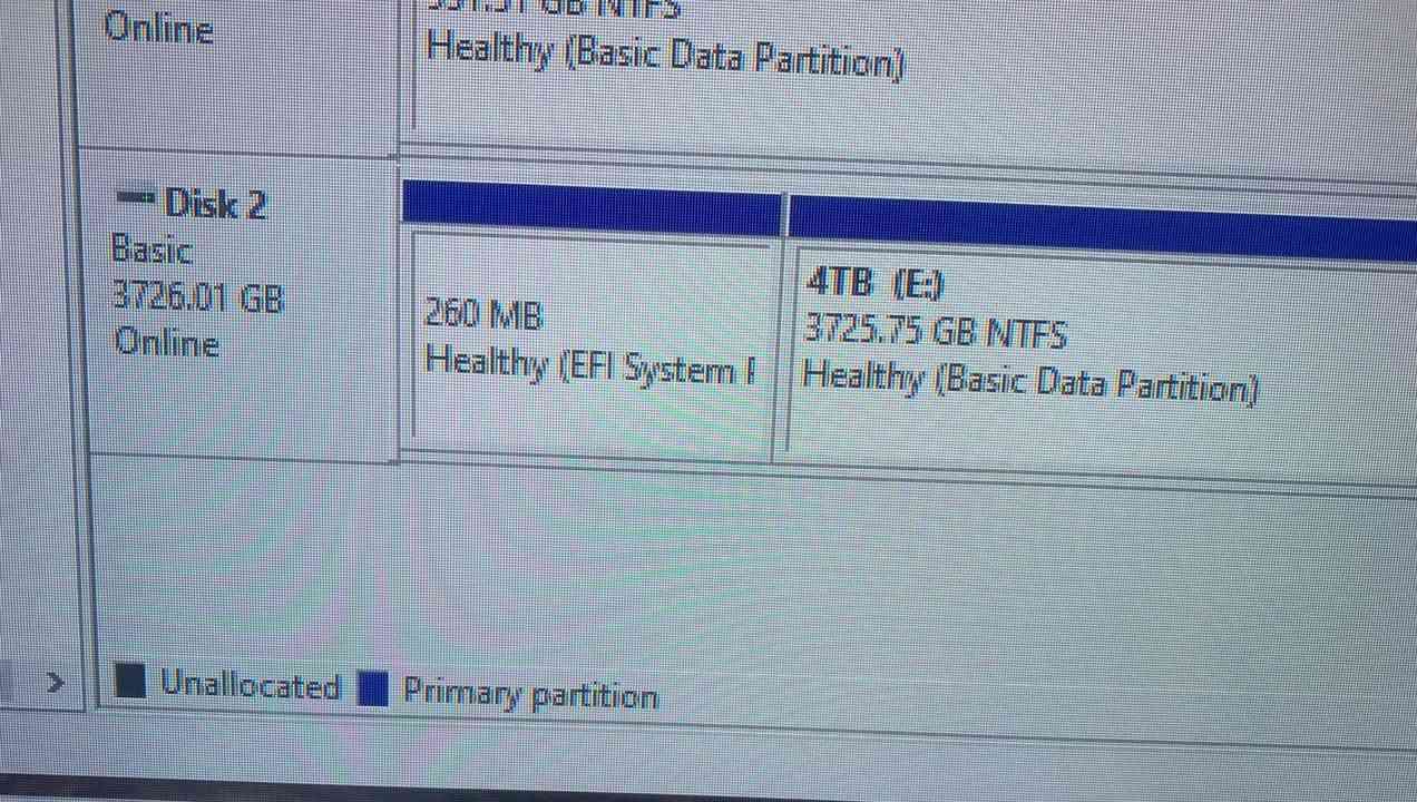 المنتج هو وحدة تخزين داخلية من نوع Samsung 990 PRO SSD بسعة 4 تيرابايت.
الواجهة: PCIe Gen 4.0 NVMe.

عامل الشكل: M.2 2280.

سرعة القراءة: تصل إلى 7,450 ميجابايت/ثانية.

سرعة الكتابة: تصل إلى 6,900 ميجابايت/ثانية.

المميزات: تحكم حراري ذكي وكفاءة طاقة محسّ

سامسونك4تيرا فحصته يم صاحبي سعر100 بغداد حي الرساله
