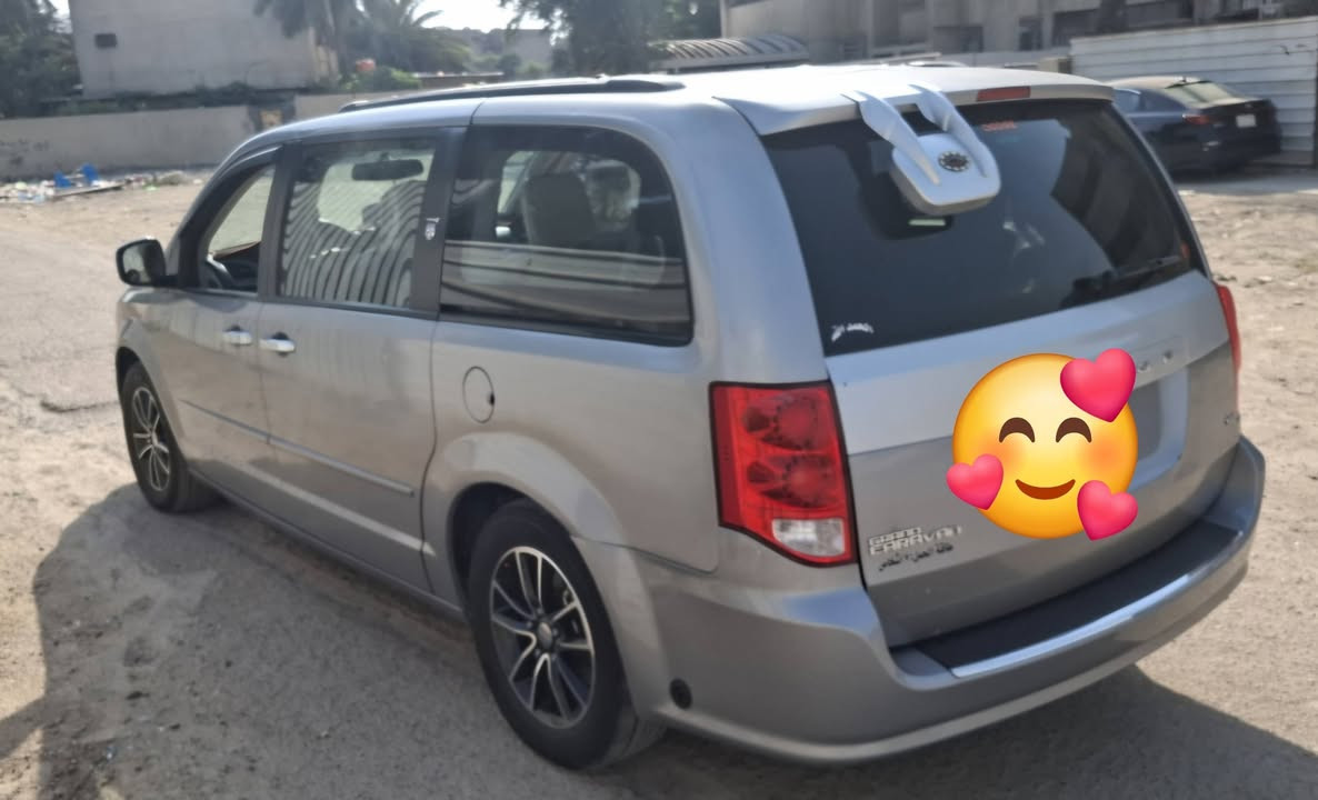 السلام عليكم..للبيع فقط واعتذر عن المراوس
.دوج كرفان  امريكي SXT لون رصاصي صدر الحمام موديل ٢٠١٥  رقم بغداد الانكليزي خصوصي
محرك وكير خير من الله 
تخم تاير جيد
تخم ويل كب حديث ١٧
منظومة غاز ٨٠ لتر 
ابواب كهرباء 
بجم جي تي 
السيارة جاهزة ونظيفة
حادث خلفي جاملغ وجنطة 
سيارة مسويلها ادامة كاملة 
السعر ١٦٠ ور قة 
***********
