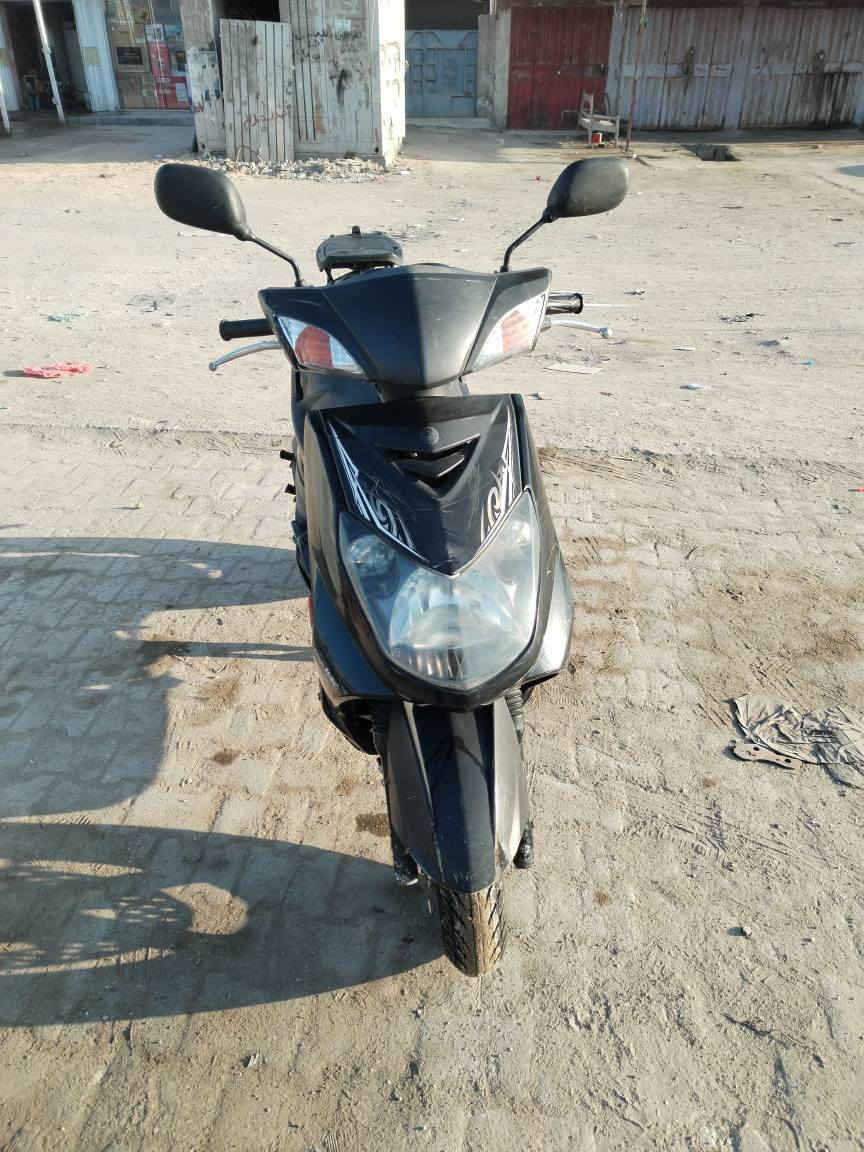 دراجه سكنز ياباني  فحل نوزل كهربائيات كلشي شغاله مانقصها شي تايرات جدد مابيها نقص للبيع السعر ٧٠٠ التواصل على الرقم
***********
مكان حي العامل  سوق الاخير كربلاء, العراق
