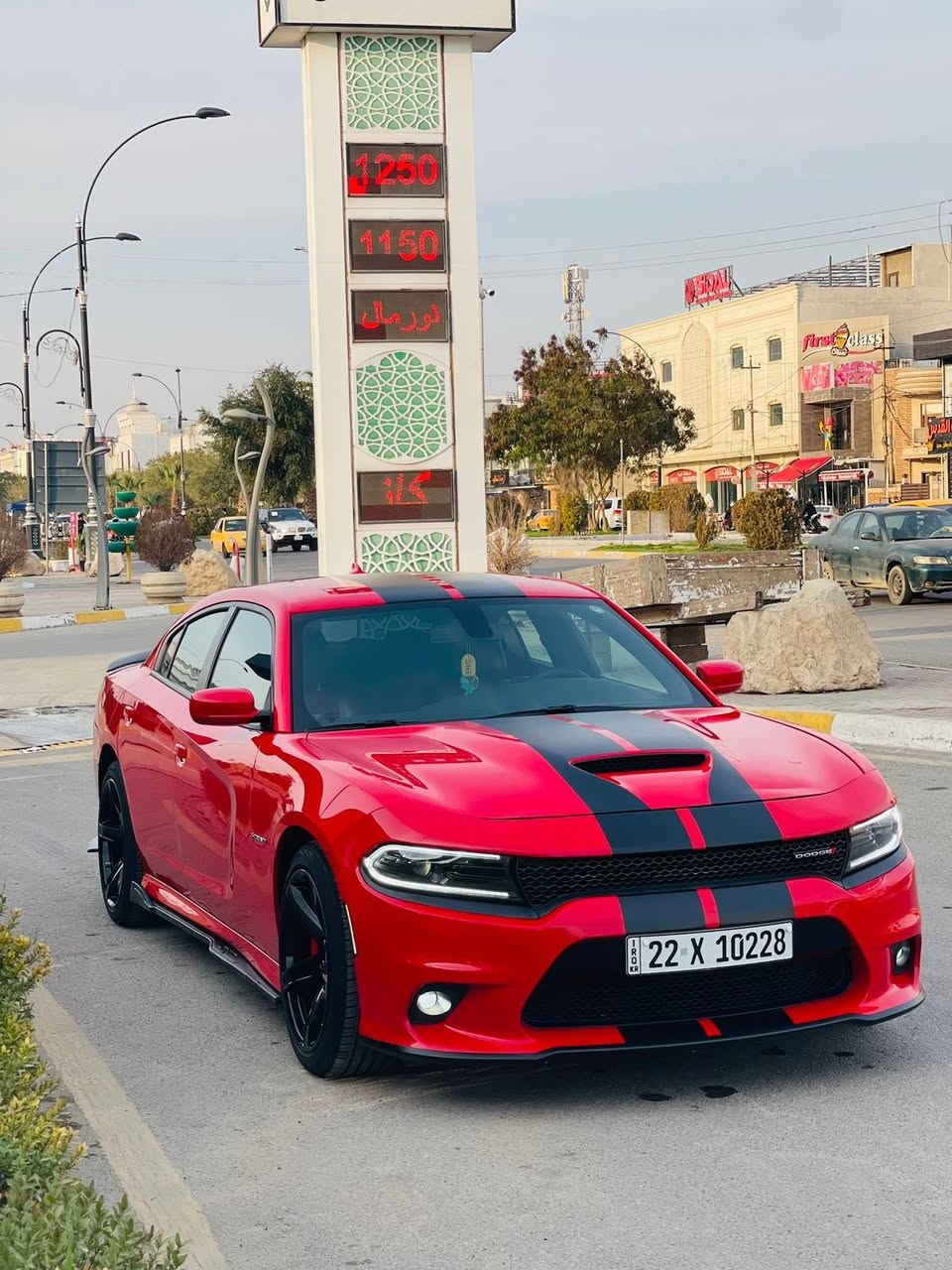 ‎سلام عليكم

‎دوج جارجر 2022 🇺🇸🇺🇸

R/T🔚STOK

‎🛑السيارة بدون صبغ بدون تبديل بدون دواخل 
‎🛑بس تعديل ٣ مكان شي قليل كلشش 
‎واحد ١٠سم🛑
‎تاني ٢٠ سم 🛑
‎ثالث. مستره صندوق 🛑

‎مكان السيارة كركوك  

‎محرك V8 5.7

‎مواصفات 
‎شاشة جبيرة 
‎كاميرا 
‎حساس خلفي 
‎بصمة ابواب 
‎تشغيل عن بعد 
‎كشنات جلد مميز لونه 
‎كشنات كارباء 

‎سوبر تراك باك
‎گيج الكتروني 
‎لايتات ليد و زينون 
‎امراية هيتر 

‎تبريد قطعتين
‎شفتات استيرن 
‎سماعات harman kardon
‎ماشية٦٥ ميل  فقط 

‎السيارة كلش جديدة و حلوة بلواقع هم 
‎كير و مكينة كله مكفول بدون اي عطل 

‎سعرة ٢٨٨$ بي مجال 

رقمي *********** 

‎السيارة مرقم  اوبيل 
تحويل وكاله ثاني يوم
