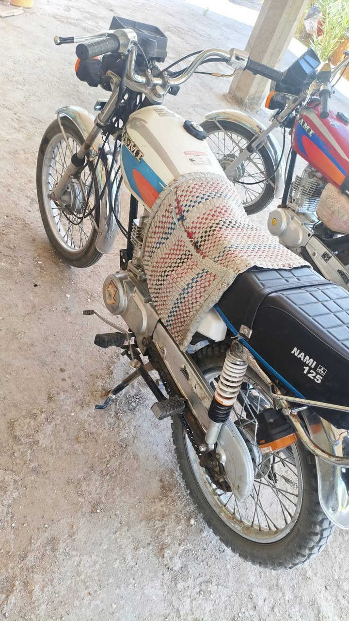 السلام عليكم نامة شلامجة موديل 22دراجة حلوة مابيه اي نقص كهربائيات كله شغالة محرك نظيف لا تنقيص لا تبخير دراجة مال جناي اوراق أصولي 7ورقات 
السعر 375وبيه مجال قليل 
شراي اتصل 
***********

