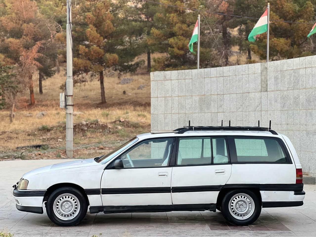 بەناوی خوای گەورە و میهرەبان  بەلاش 

ئۆمیگا ستێشن ماڵی کاسبی ١٩٩٣  ئاڕم پلاستیک هەولێر 

مەکینە ٢٠ گێڕ حادی ئەرفلۆ کەپسی نوێ 

بەس ماشەڵای دەوێ لە لێخوڕێن و قوەت و جادە گرتن 

گێڕ مەکینە ئەکسل ئاڕم ئەوەلیات لێدراو گشتی بەشەرت 

سەیارەکە ماڵی کاسبیە تا بڵێی مەزبووتە 
چەمچە لەسەر ناو سندوقێکی تا بڵێی گەورە و خاوێن 

داژبوول و بەرەدەرکای ڕێک ناو پاکەتە دڵت دەکرێتەوە بەو ناوە جوانەی 💯📦

سڵایت شوشە
٤ تایەی ناو پاکەتی سفر 
کامل گێچەکانی ئیش دەکا 
تەنجیل بلوتوز 

لایت و فولی و فڵچە و کارەبای کامل بەشەرت 

لەخزمەتان دام خوار هەموو بازاڕە قفڵ قفڵی ١٢$ 

ژمارە موبایل ***********
Viber wats app رانية, السليمانية
